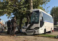 Son dakika: Bursada korkunç kaza! İşçi servisi elektrik direğine çarptı! Ölü ve yaralılar var