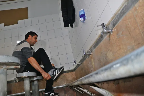 cuma-gunu-calinan-10-bin-dolarina-kavusan-pazarci-sevinemedi-60-bin-tl-zararim-var-1640180265663.jpg Cuma günü çalınan 10 bin dolarına kavuşan pazarcı sevinemedi: 60 bin TL zararım var-8