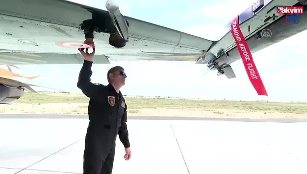 SOLOTÜRK dünyada bir ilki başardı! Kobra manevrasıyla F-16 sınırlarını aştı