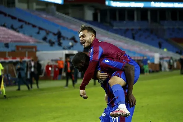 Trabzonspor derbide Rize’yi devirdi! Geriden gelip kazandı-1
