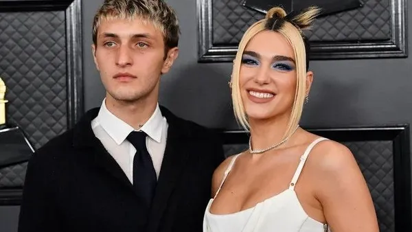 Dünyaca ünlü şarkıcı Dua Lipa'ya kaynana şoku: Anwar Hadid'in annesi Yolanda Hadid kesti!-7