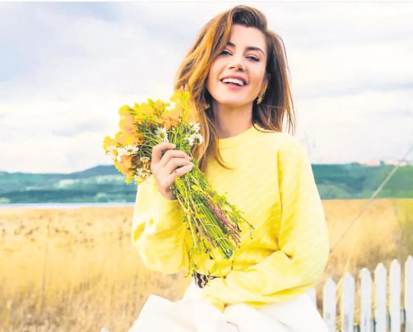 Ünlülerden oto şov