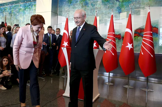 İşte CHP-İP-HDP-SP dörtlüsünün anayasa taslağı: Türkiye bölünüyor, eşcinsellik ve ateistlik anayasaya giriyor