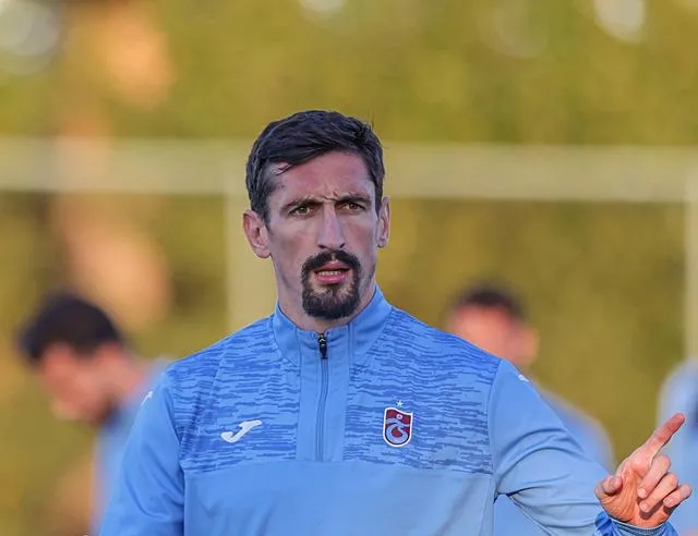 Savunma ve orta saha değişiyor