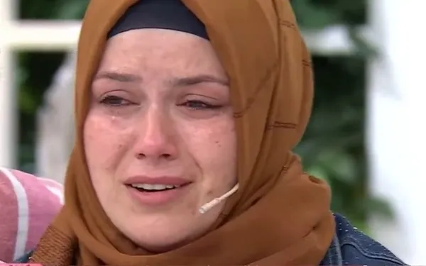 esra-erolda-duygusal-anlar-evlatlik-verilen-kardeslerinin-fotografini-ilk-kez-gorduler-gozyaslari-sel-oldu-1622477719748.jpg Esra Erol’da duygusal anlar! Evlatlık verilen kardeşlerinin fotoğrafını ilk kez gördüler gözyaşları sel oldu-2