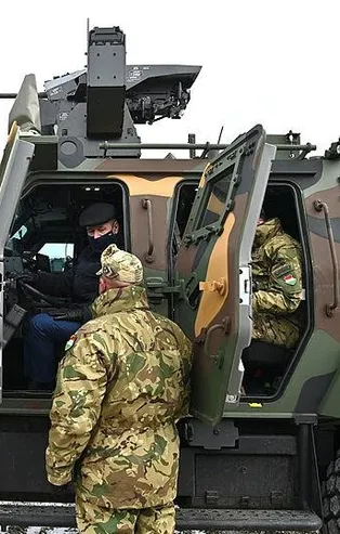 Türk zırhlısı Ejder Yalçın Macaristan'da: İlk teslimat yapıldı! Özellikleriyle göz dolduruyor