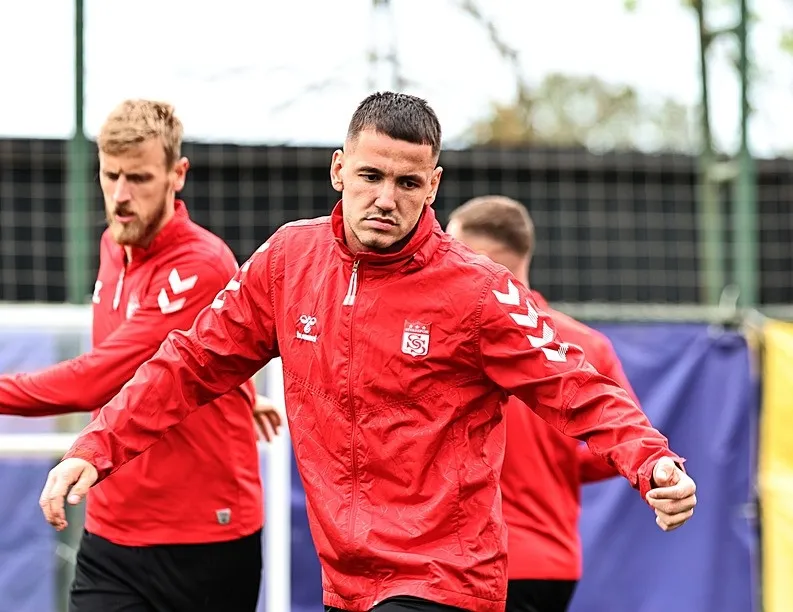 Manaj Çalımbay’a ateş püskürdü