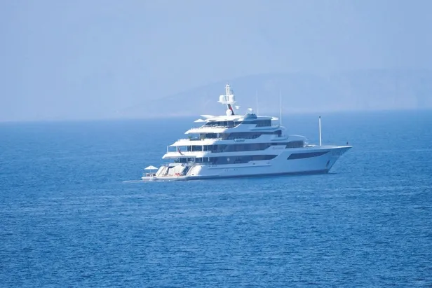 rus-siyasetci-victor-medvedchuk-200-milyon-dolarlik-mega-yatiyla-bodruma-demirledi-1600213016375.jpeg Rus siyasetçi Victor Medvedchuk 200 milyon dolarlık mega yatıyla Bodrum'a demirledi-1