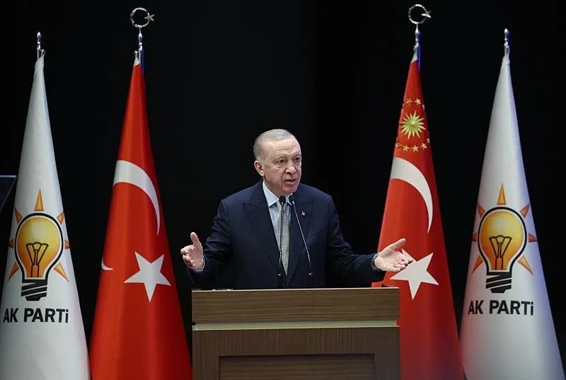 Başkan ve AK Parti Genel Başkanı Recep Tayyip Erdoğan, AK Parti Konferans Salonu'nda partisinin Genişletilmiş İl Başkanları Toplantısı'na başkanlık etti. (AA)