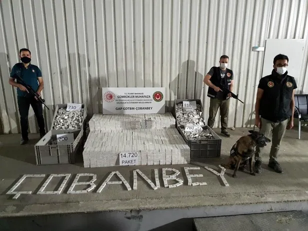 Gümrük kapılarında kaçakçılığa geçit yok! 45 milyon liralık kaçak eşya ele geçirildi-1