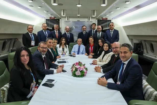 baskan-erdogandan-macaristan-donusu-flas-aciklamalar-isvece-uyari-istanbul-icin-kentsel-donusum-mesaji-yerel-s-1692616040526.jpeg Başkan Erdoğan'dan Macaristan dönüşü flaş açıklamalar! İsveç'e uyarı! İstanbul için kentsel dönüşüm mesajı... Yerel seçim için adaylar belli oldu mu?-4