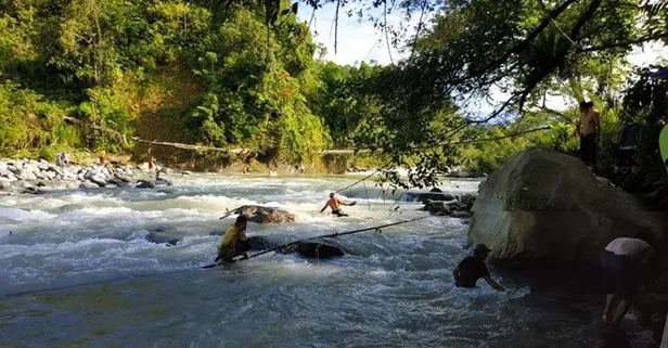Endonezya’yı bir kez daha sel vurdu: 6 ölü