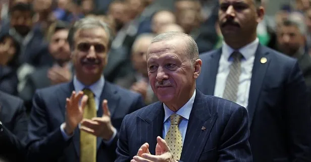 AK Parti'den Başkan Erdoğan'a doğum günü sürprizi: "Ne korku var ne yeis iyi ki doğdun Reis"