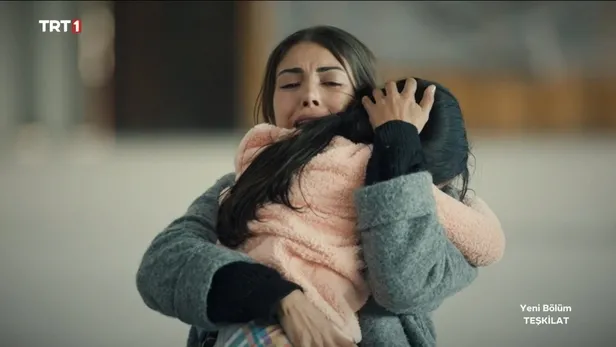 teskilat-seyirciyi-ters-kose-yatiran-ayrilik-karari-basrolun-gitmesi-beklenirken-1687867119440.jpg Teşkilat dizisinden seyirciye ters köşe! Tam başrol gidecek derken...-3