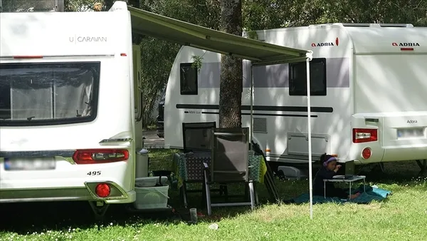 bayram-tatili-oncesi-talep-patladi-kapis-kapis-gidiyor-bayram-tatilinde-kiralik-otomobil-suv-karavan-fiyatlari-1650608702592.jpg Bayram tatili öncesi talep patladı! Kapış kapış gidiyor! Bayram tatilinde kiralık otomobil, SUV, karavan fiyatları günlük ne kadar?-4