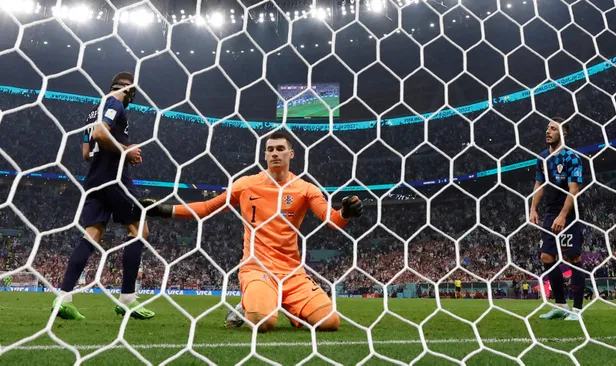 fenerbahce-sadece-2-milyon-euroya-cekti-aldi-kale-artik-ona-emanet-ucagi-bugun-istanbula-iniyor-1692782911222.jpg Uçağı bugün iniyor! Fenerbahçe 2 milyon euroya çekti aldı!-5