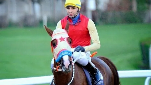 iki-arkadasiyla-birlikte-yengesine-tecavuz-eden-jokey-ugur-polatin-tecavuzden-aldiklari-hapis-cezasinin-iptal-talebi-yargitay-tarafindan-reddedildi-1622528152161.jpg İki arkadaşıyla birlikte yengesine tecavüz eden jokey Uğur Polat'ın tecavüzden aldıkları hapis cezasının iptal talebi Yargıtay tarafından reddedildi-3