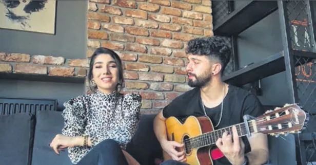 Emre Atabek ve Berra Kocaaslan'dan Anneler Günü'ne özel şarkı