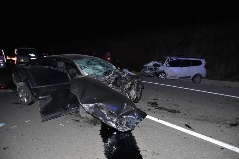 Burdur'da zincirleme kaza! Ölü ve yaralılar var - 1