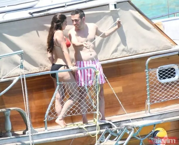 Ebru Şallı ve eşi Uğur Akkuş teknede aşka geldi birbirlerine öpücükler kondurdular! Tatil bahane romantizm şahane - 33