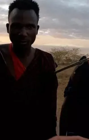 Türk Youtuber'a Afrika seyahati sırasında taciz girişimi! "Kaç kız kaç"