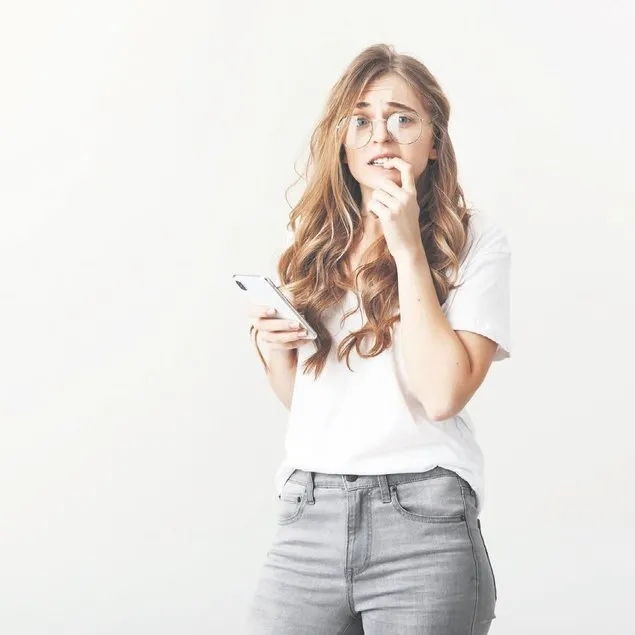 Telefonu bırak duruşuna bak