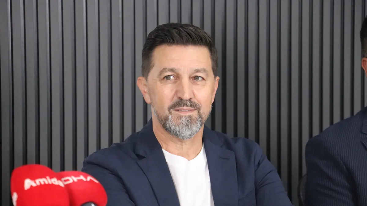 Besnik Hasi resmen Amedspor'da