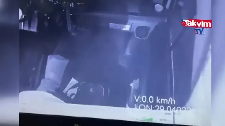 Kadıköy'de içinde öğrencilerin olduğu servis minibüsü kaçırıldı! Kabus anlarına dair araç içi kamera görüntüleri ortaya çıktı! İşte yeni görüntüler