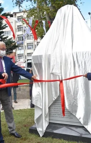 CHP İsmet İnönü’nün doğum gününde İnönü Parkı ve büstünü törenle açtı