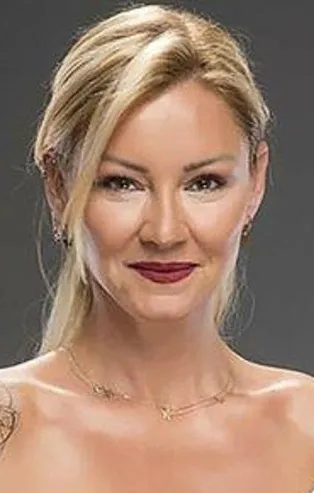 Pınar Altuğ'dan haklı isyan: Devlet yetkilileri evden çıkmayın diye bas bas bağırırken...