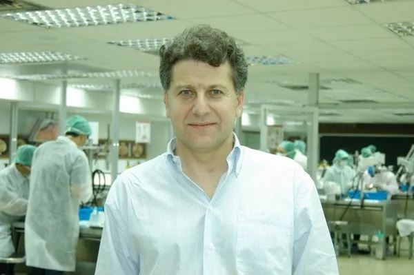 Türk cerrah Prof. Dr. Uğur Türe başarılı beyin ameliyatları ile tarih yazdı!-5