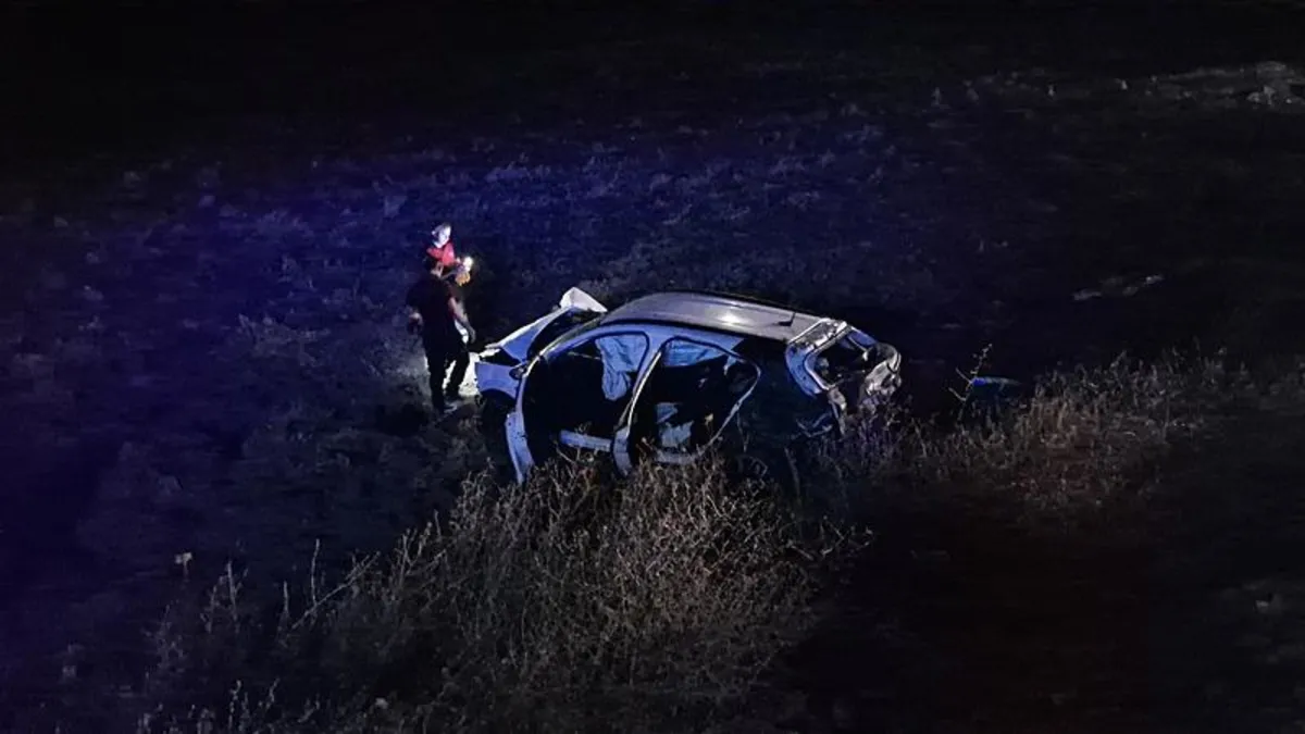 Otomobil önce ağaca çarptı sonra takla attı! Sürücü ölümden döndü
