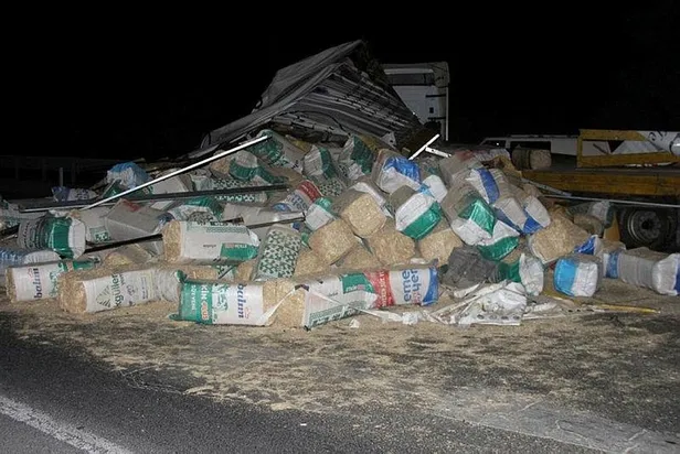 Afyonkarahisar'da görevi esnasında kamyonetin çarptığı jandarma astsubay kıdemli çavuş şehit oldu-2