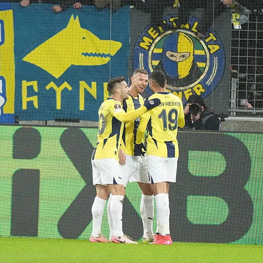UEFA’dan Fenerbahçe’ye ceza!