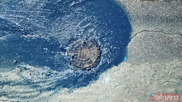 İstanbul'da korkutan görüntü! Mavi su rögardan fışkırdı - 5