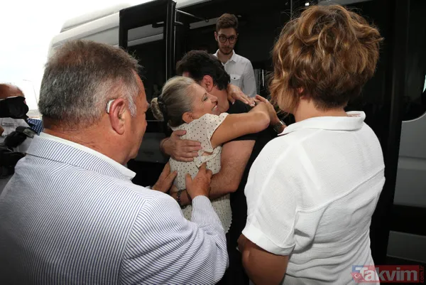 Aylar sonra Türkiye'ye dönen Hakan Atilla'nın karşılanmasında duygu dolu anlar yaşandı - 20