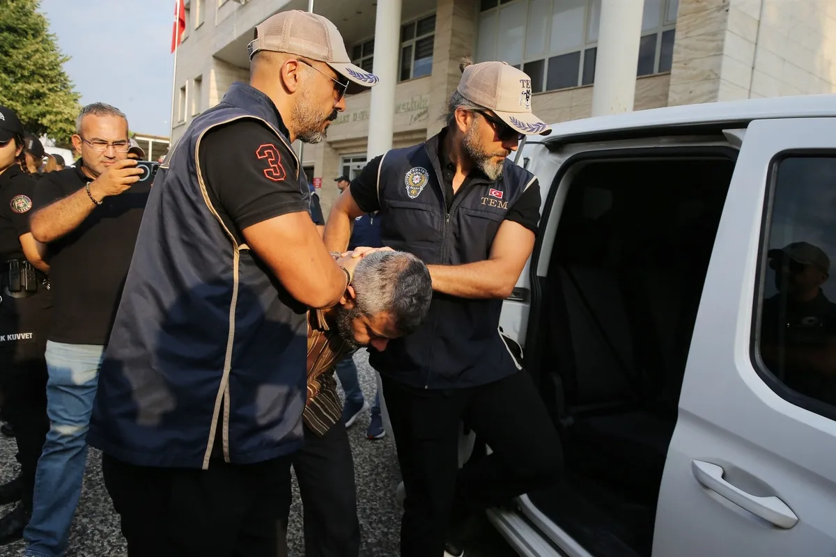 Burkay Karatepe'nin ablasının FETÖ'cülere lojistik destek verdiği ortaya çıktı! 10 yıllık ihanet yazışmalar taslak klasöründe: "Her pazar olmasın arada şaşırtalım"-6