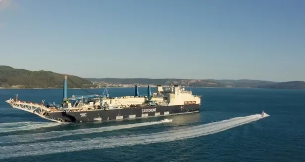 yuzyilin-projesi-adim-adim-ilerliyor-castorone-gemisi-karadeniz-gazi-icin-derin-denize-borulari-serecek-1657057925184.jpeg Yüzyılın projesi, adım adım ilerliyor! Castorone gemisi Karadeniz gazı için derin denize boruları serecek-3