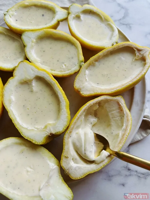 Yapılışı Limonların Üst Kısmından Biraz Dilimleyin (Bu Kısmı Kapak Gibi Kullanacağız) Ve İçlerini Dikkatlice Oyun. Limonların İçine Zarar Vermemek İçin Bir...