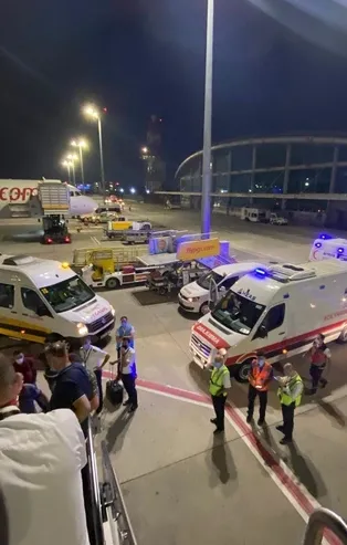 Pegasus uçağında kokpit ve kabin personeli birbirine girdi! Saatlerce bekletilen yolcular isyan etti