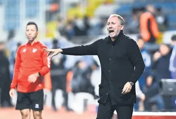 Kazanmak zorundayız