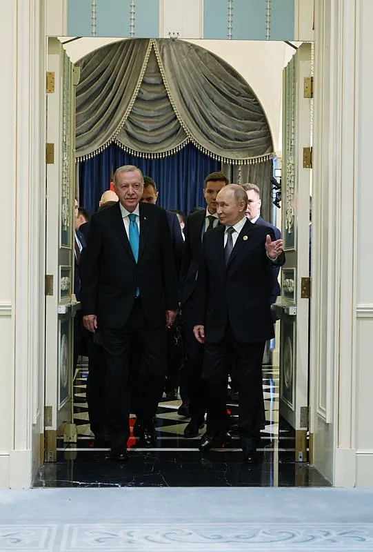 Başkan Erdoğan, Rusya Devlet Başkanı Putin ile görüştü. (AA)