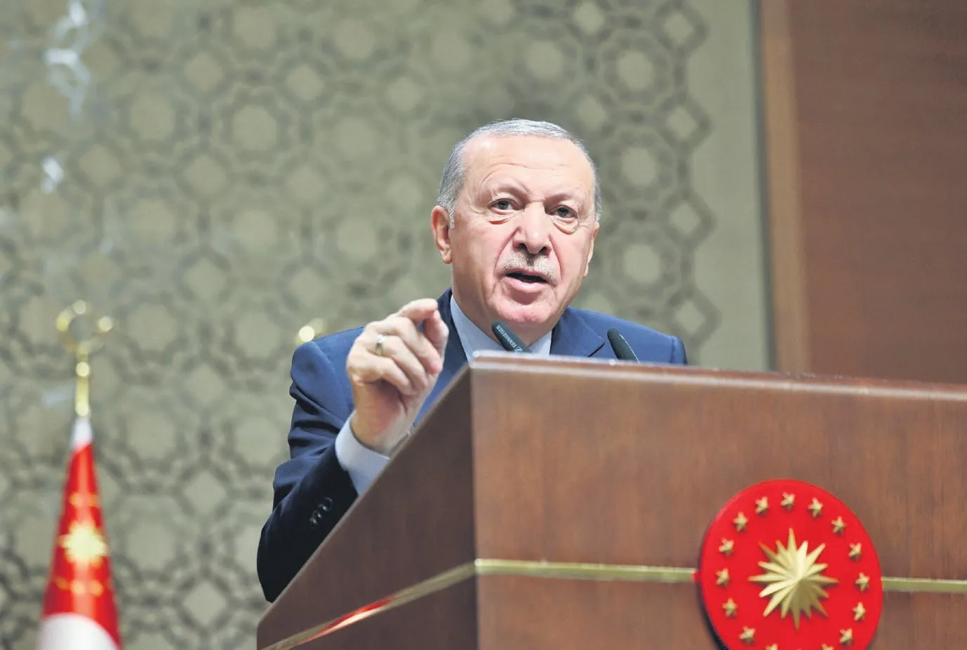 Hiçbir vatandaşa tepeden bakmayın!