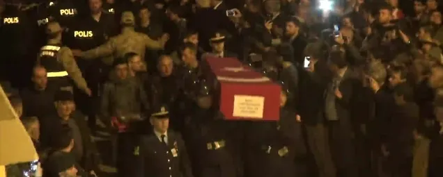 Batman Sasona şehit ateşi düştü! Tankçı Sözleşmeli Er Cuma Bağatur son yolculuğuna uğurlandı