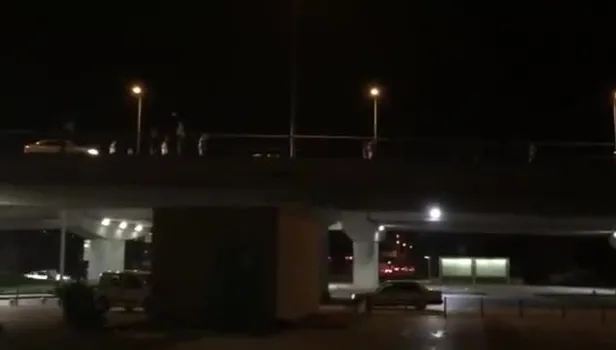 15 Temmuz'un 4. yıl dönümünde ilk kez izleyeceğiniz görüntüler! "Recep Tayyip Erdoğan" sloganlarıyla mermilerin üzerine yürüdüler