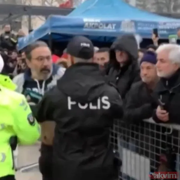 O Anlar Kaydedildi Protokol Bölümüne Alınmayan Üstündağ, Yaka Paça Dışarıya Atılmak İstendi. Bu Sırada Vatandaşlar Polisleri "Amirim Adam Ünlü"Diye Uyarınca...