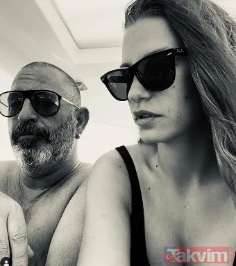 Önceki Gün Etiler'de Servet Ödediği Yeni Arabası Mercedes Amg Gtc'ye Binerken Görüntülenen Cem Yılmaz, Arabadan İndiği Sırada Görüntülendiğini Fark Eden...