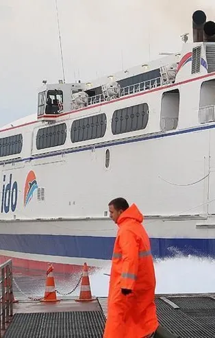 İstanbul'da deniz ulaşımına fırtına engeli