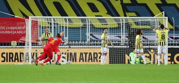 fenerbahce-0-3-yeni-malatyaspor-mac-sonucu-1607798717214.jpeg Fenerbahçe 0-3 Yeni Malatyaspor | MAÇ SONUCU-2