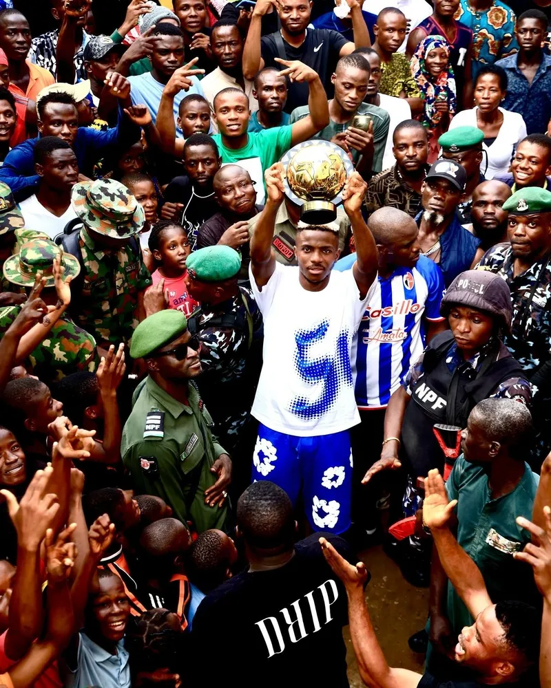 Osimhen'in garajdaki serveti: 30 milyonluk koleksiyon I Yıllık 20 milyon euroluk kazanç-4